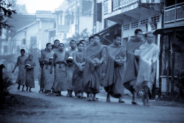 Procession, Luang Prabang © ppc